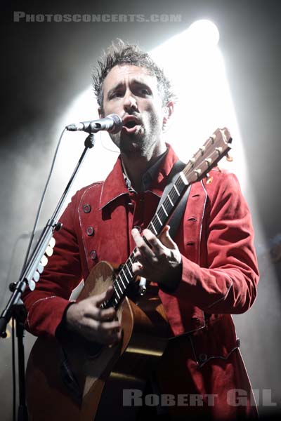 CHARLIE WINSTON - 2012-07-19 - PARIS - Parvis de l'Hotel de Ville - Charlie Winston Gleave